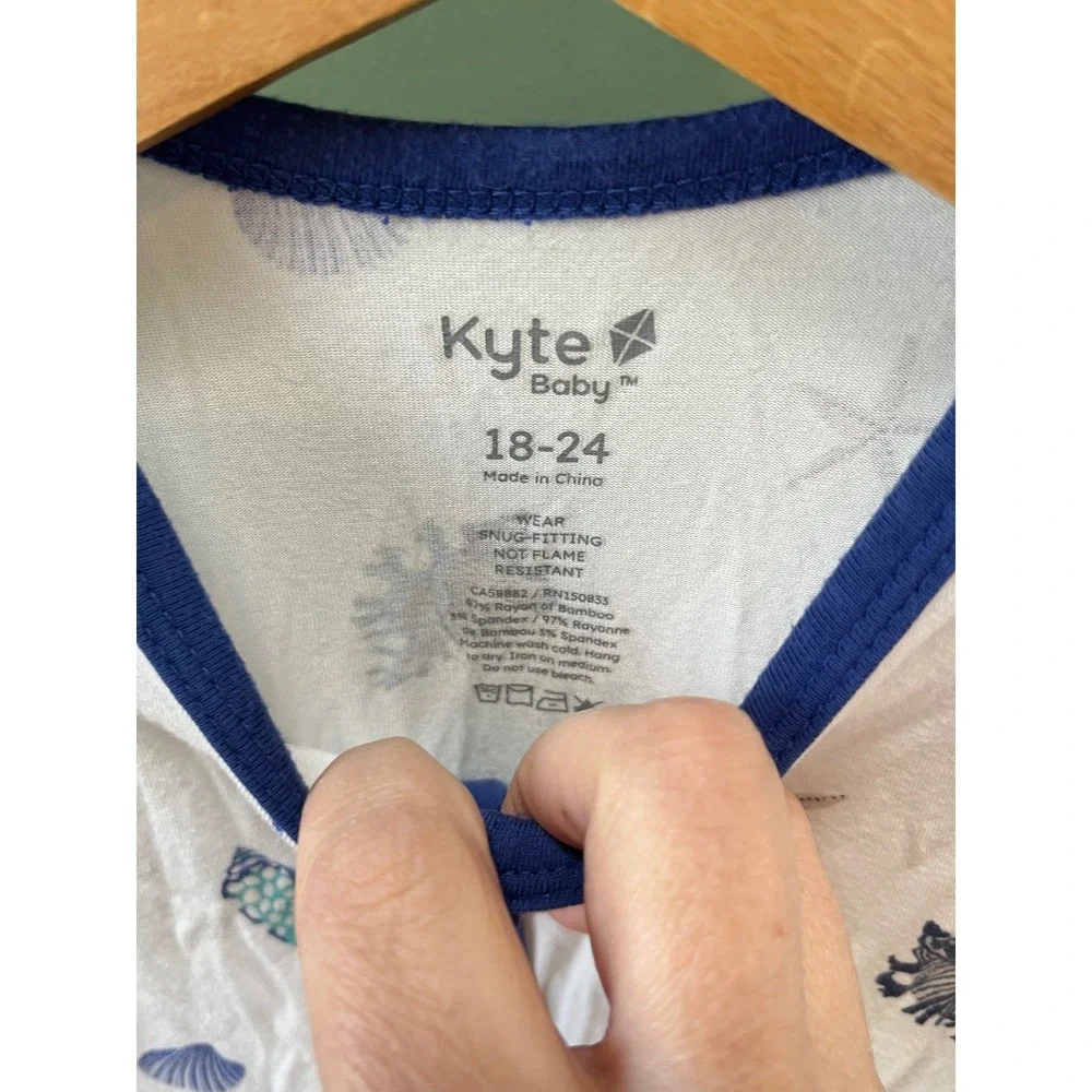 Kyte Baby Bamboo Snap Romper 18-24‎ Months White Blue Seashell Coral Footless PJ